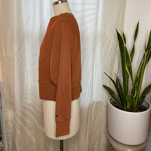 Cropped Nike crewneck sweatshirt - Picture 4 of 7